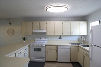 6033 34th St W in Bradenton, FL - Building Photo - Building Photo