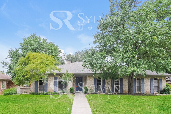 1332 Glenhill Ln in Lewisville, TX - Building Photo