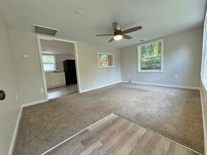 60 Williams St in Hartwell, GA - Foto de edificio - Building Photo