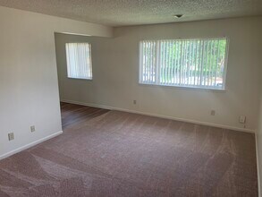 Sumner Apartments in Longmont, CO - Building Photo - Building Photo