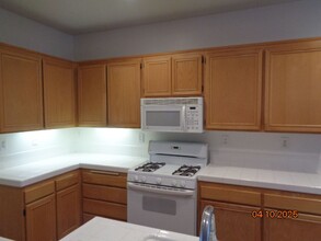 42525 Cinnabar Ct in Lancaster, CA - Building Photo - Building Photo