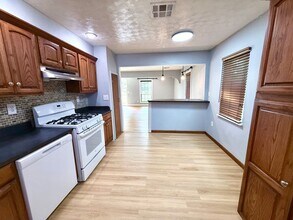 501 E Harmon Dr in Midwest City, OK - Building Photo - Building Photo