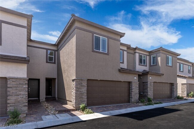 9517 Ezra Fls Ave in Las Vegas, NV - Building Photo - Building Photo