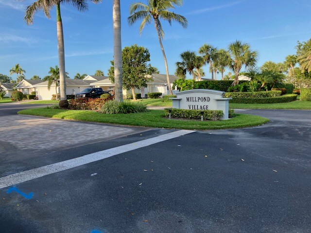 14736 Olde Millpond Ct in Ft. Myers, FL - Building Photo