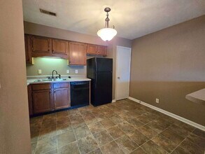 277 Dunbar Cave Rd in Clarksville, TN - Building Photo - Building Photo