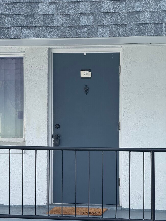 305 Ridge Blvd, Unit 211 in South Daytona, FL - Building Photo - Building Photo