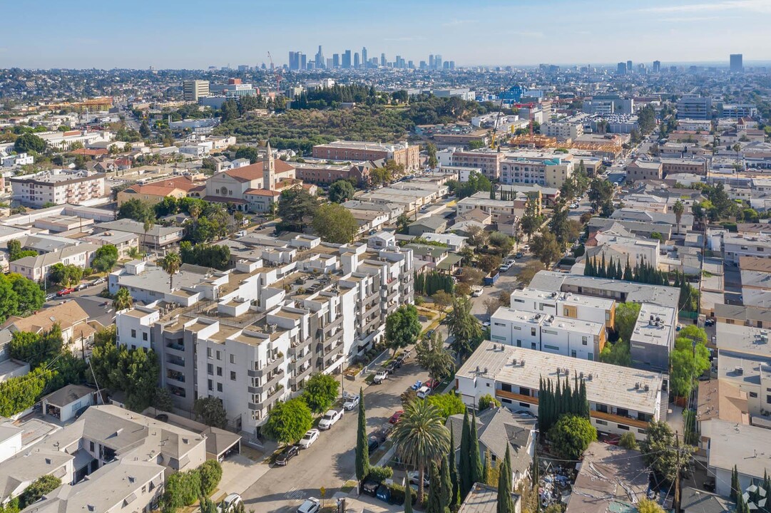 The Kenmore Los Feliz in Los Angeles, CA - Building Photo