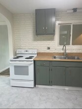 318 Newton St-Unit -2 in South Hadley, MA - Building Photo - Building Photo