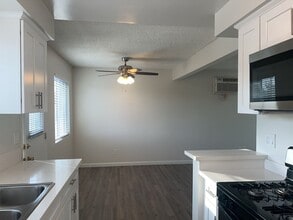 2510 Hermosa Ave in Montrose, CA - Building Photo - Building Photo