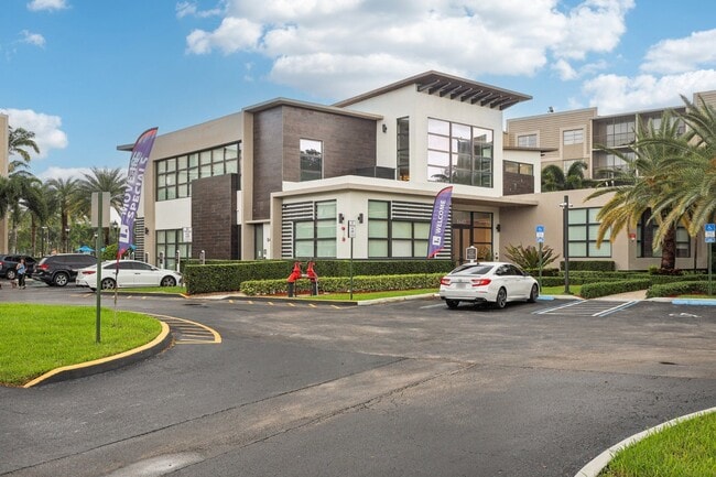 Legacy Lake Vista in Miramar, FL - Foto de edificio - Building Photo