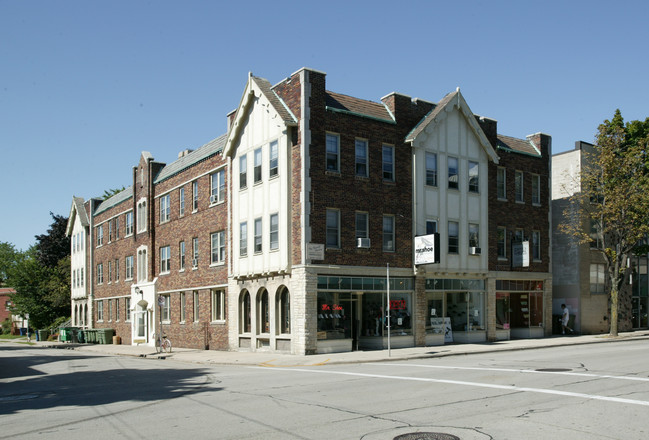 Farwell Studio Apartments in Milwaukee, WI - Foto de edificio - Building Photo