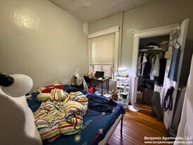 463 Park Dr, Unit 1 in Boston, MA - Building Photo