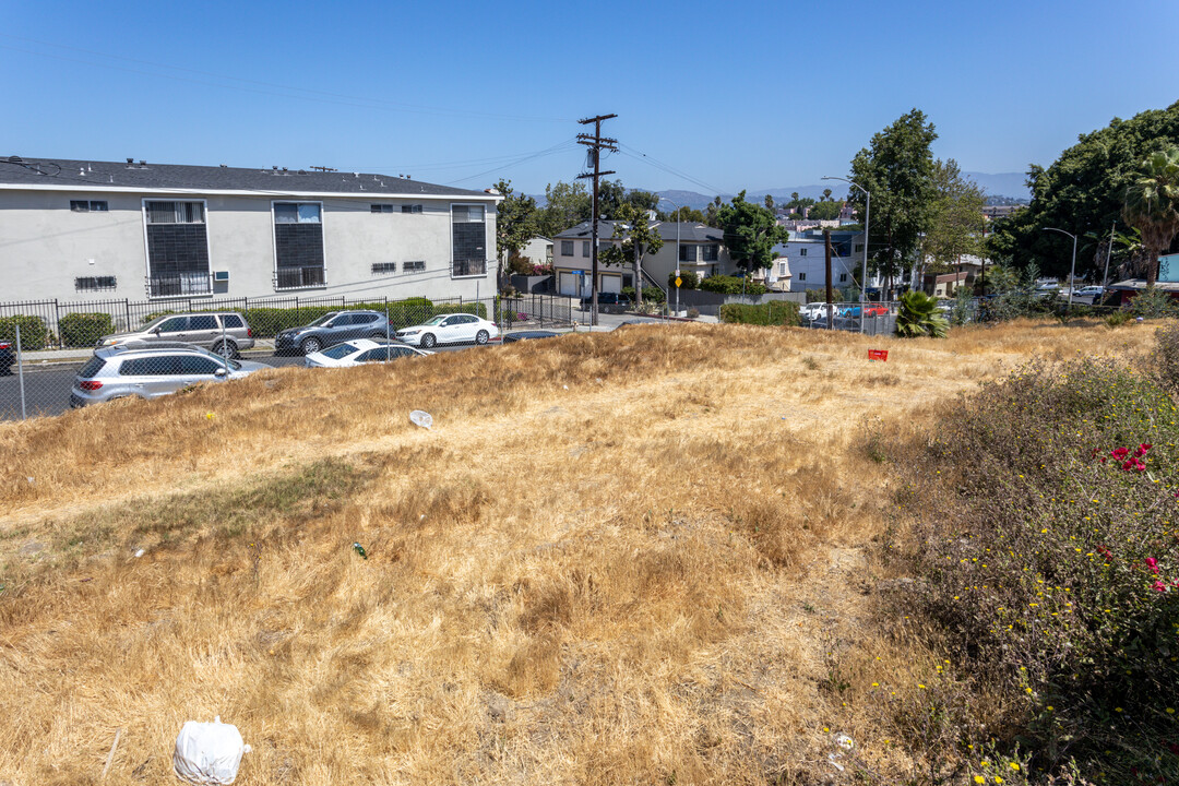 2347 Ocean View Ave in Los Angeles, CA - Building Photo