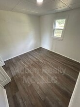 16012 E T C Lea Rd in Independence, MO - Building Photo - Building Photo