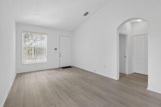 7915 NW 20th St in Pembroke Pines, FL - Building Photo - Building Photo