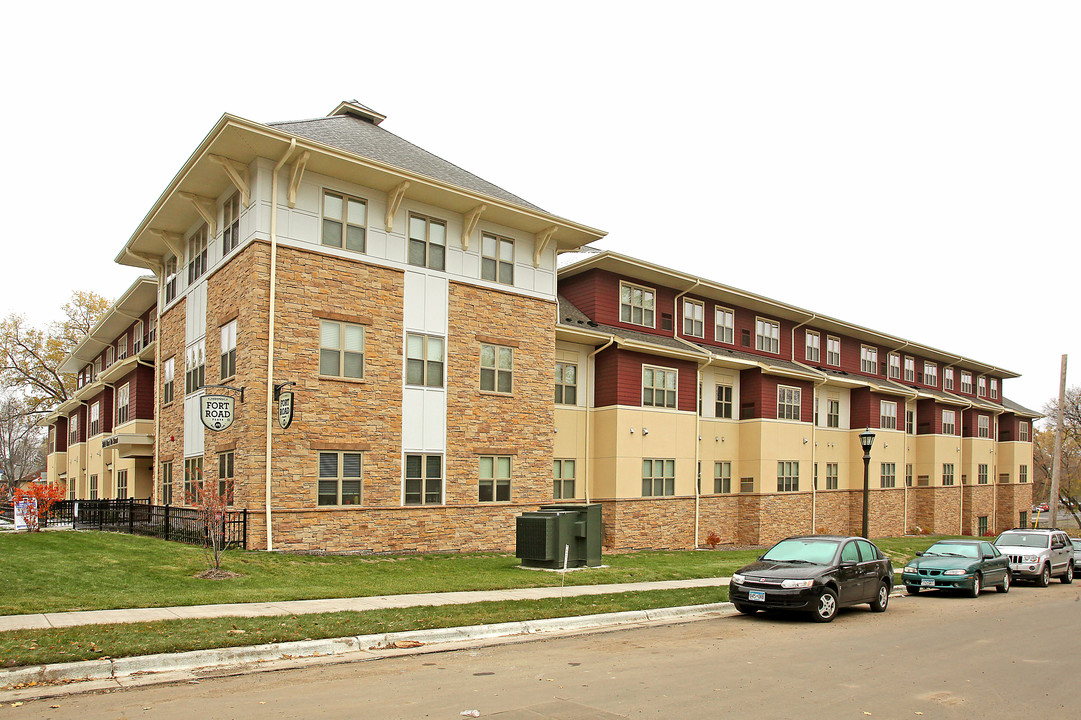 Fort Road Flats in St. Paul, MN - Building Photo