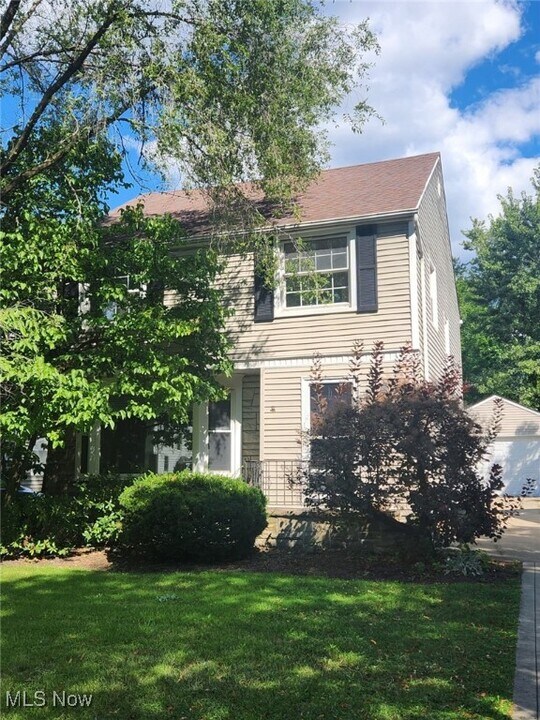 2623 Milton Rd in University Heights, OH - Building Photo