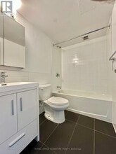 33 Isabella St in Toronto, ON - Building Photo - Building Photo