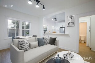 1934 S New England St, Unit 5 in Los Angeles, CA - Building Photo