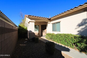 2756 E Rakestraw Ln in Gilbert, AZ - Building Photo - Building Photo