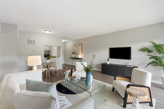 550 NE 20th St in Wilton Manors, FL - Building Photo - Building Photo