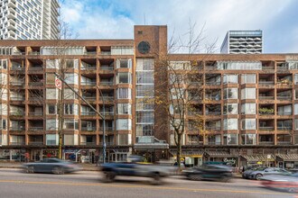 1350 Burrard St in Vancouver, BC - Building Photo - Building Photo