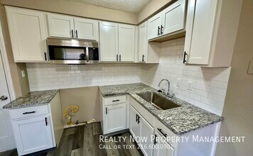 5329 Vine St in Maple Heights, OH - Building Photo - Building Photo