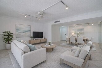 600 Biltmore Way in Coral Gables, FL - Foto de edificio - Building Photo