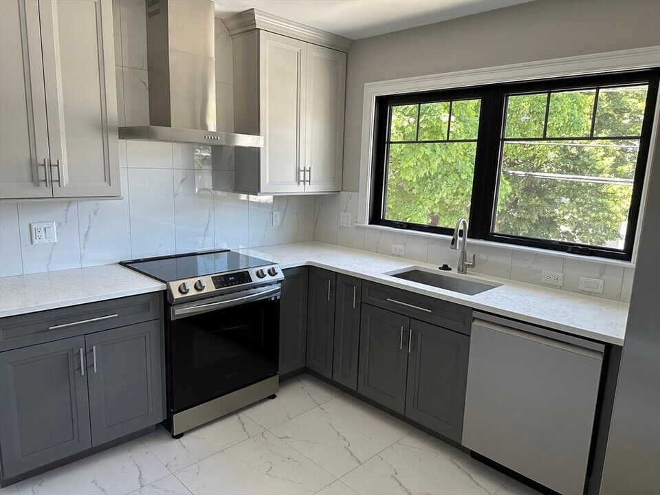 41 Cornell St in Arlington, MA - Building Photo