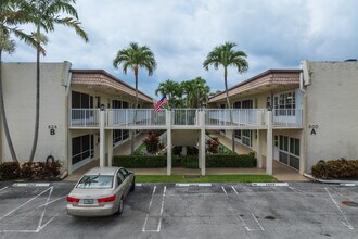 Snug Harbor Gardens in Boynton Beach, FL - Building Photo - Building Photo