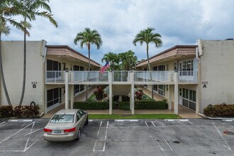 Snug Harbor Gardens in Boynton Beach, FL - Foto de edificio - Building Photo