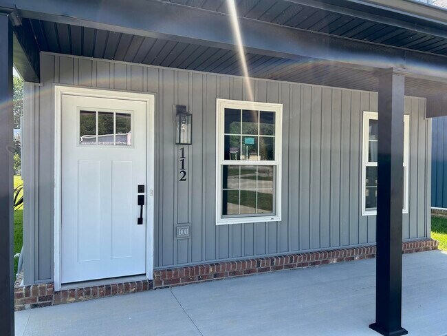 112 State Hwy 1611 in Russell Springs, KY - Building Photo - Building Photo