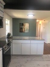 7146 Parallel Pkwy in Kansas City, KS - Building Photo - Building Photo