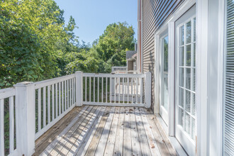 Woodland Mews in Ann Arbor, MI - Building Photo - Interior Photo