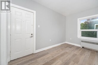 486 Holtby Ave in Burlington, ON - Building Photo - Building Photo