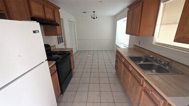 9422 Pinole Ln in Houston, TX - Building Photo - Building Photo