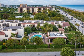 200 S Ocean Blvd in Delray Beach, FL - Building Photo - Building Photo