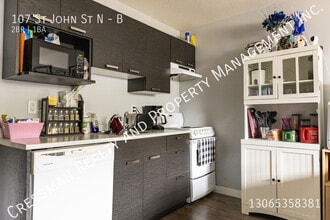 107 St John St N in Regina, SK - Building Photo - Building Photo