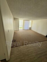 222 Lili?uokalani Ave in Honolulu, HI - Building Photo - Building Photo