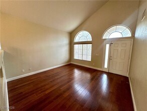 6747 Enchanted Cove Ct in Las Vegas, NV - Building Photo - Building Photo