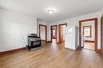 649-651 Lake Ave in Manchester, NH - Building Photo - Building Photo