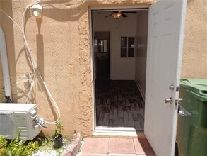 2060 SE 14th St in Homestead, FL - Building Photo - Building Photo