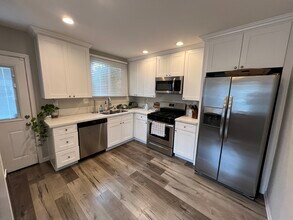 7307 Ensign Ave in Sun Valley, CA - Building Photo - Building Photo