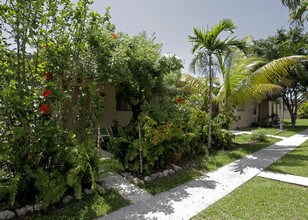 3158-3160 SW 13th St in Miami, FL - Foto de edificio - Building Photo