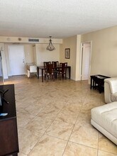 251-174 174th St in Sunny Isles Beach, FL - Building Photo - Building Photo