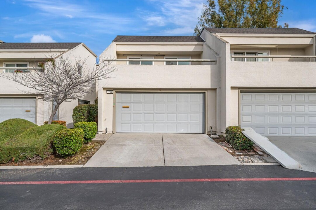 1744 Deer Creek Ct in San Jose, CA - Building Photo