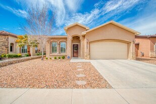 3207 Christian Cunningham in El Paso, TX - Building Photo