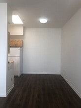 555 Broadway Ave in Seaside, CA - Building Photo - Building Photo