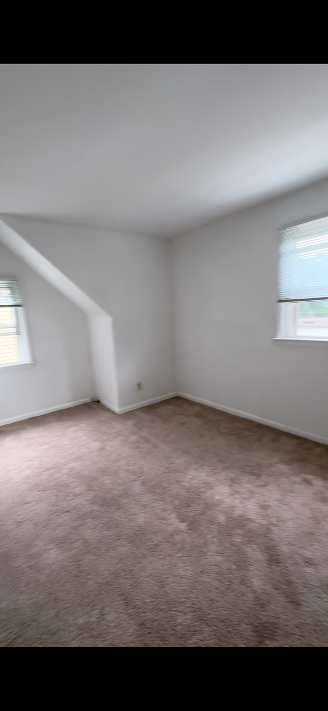 359 Farnham Ave, Unit 2 bedroom apartment in Lodi, NJ - Building Photo - Building Photo