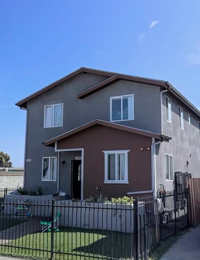 402 W 109th Pl Rentals in Los Angeles, CA